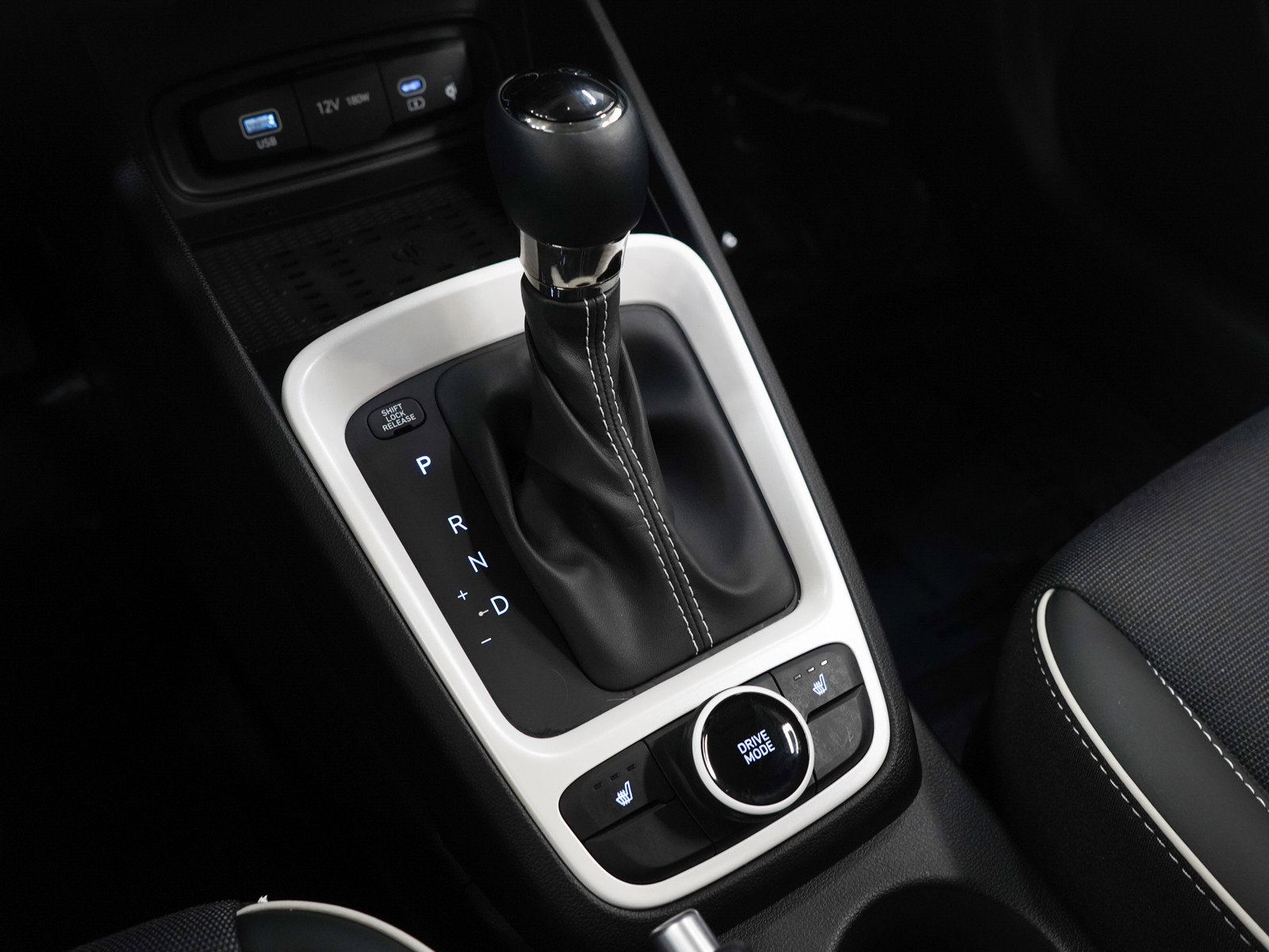 Certified 2025 Hyundai Venue Limited image 23