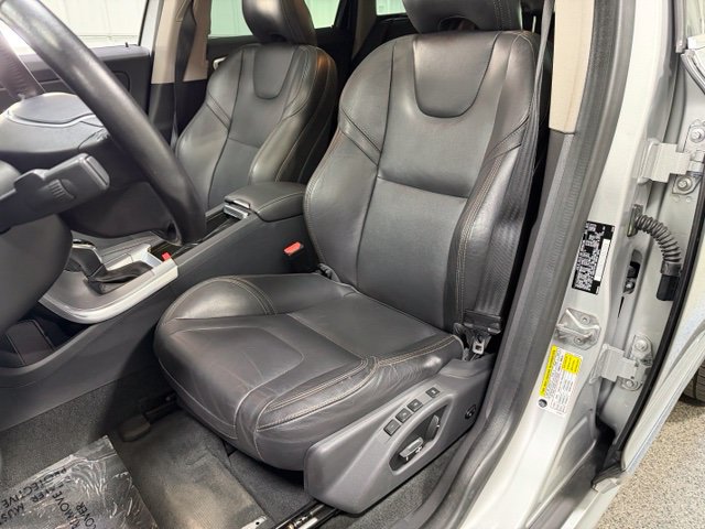 Used 2017 Volvo XC60 T6 Dynamic w/ Preferred Option Package AWD/4WD image 22
