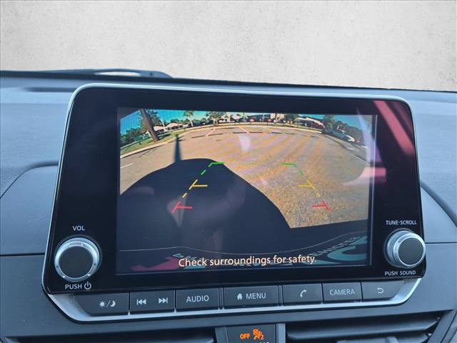 Used 2025 Nissan Altima 2.5 SV FWD image 15