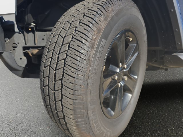 Used 2019 Jeep Wrangler Unlimited Sahara w/ Cold Weather Group AWD/4WD image 33