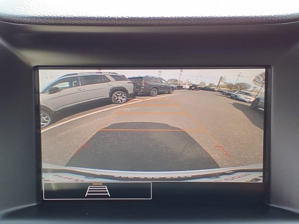 Used 2022 GMC Terrain SLE w/ Driver Convenience Package image 10