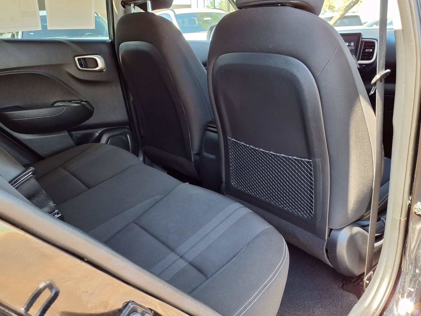 Certified 2022 Hyundai Venue SEL FWD image 13