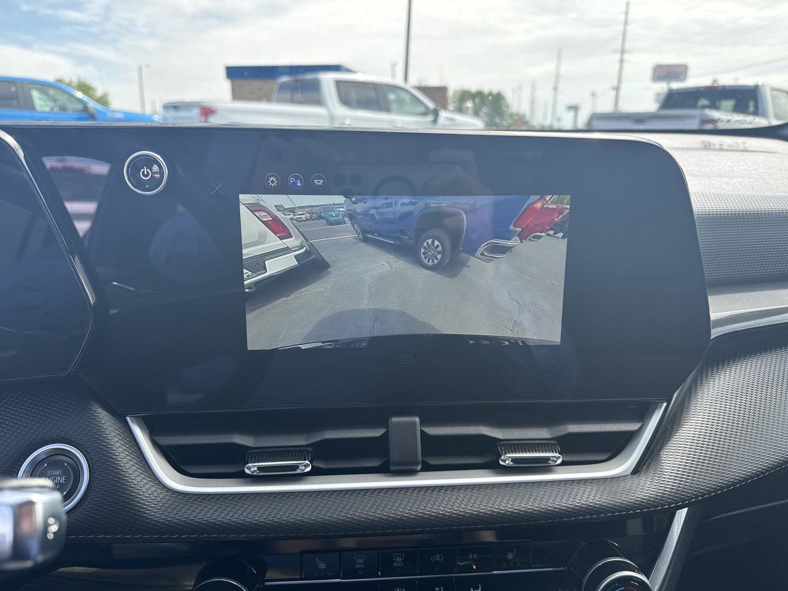 Used 2025 Chevrolet Equinox LT FWD image 22