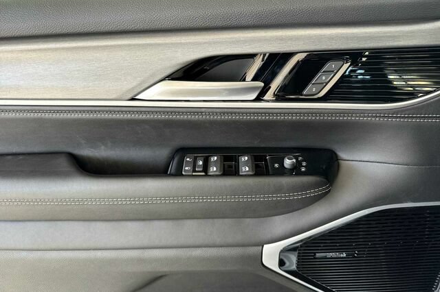 New 2026 Jeep Grand Wagoneer Limited AWD/4WD image 8