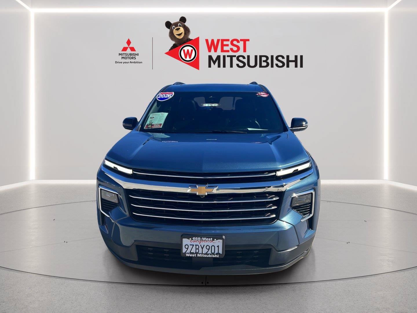 Used 2026 Chevrolet Traverse LT w/ Sun and Wheel Package FWD image 8