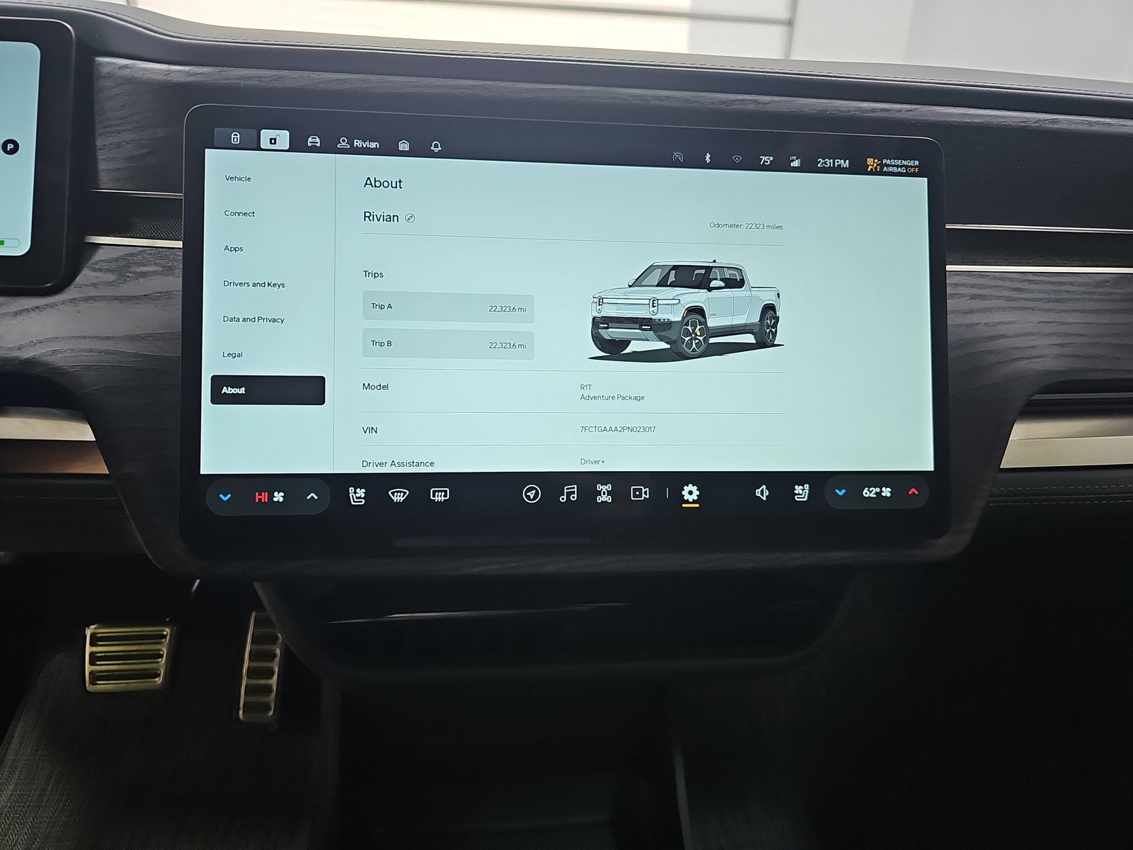 Used 2023 Rivian R1T Adventure image 27