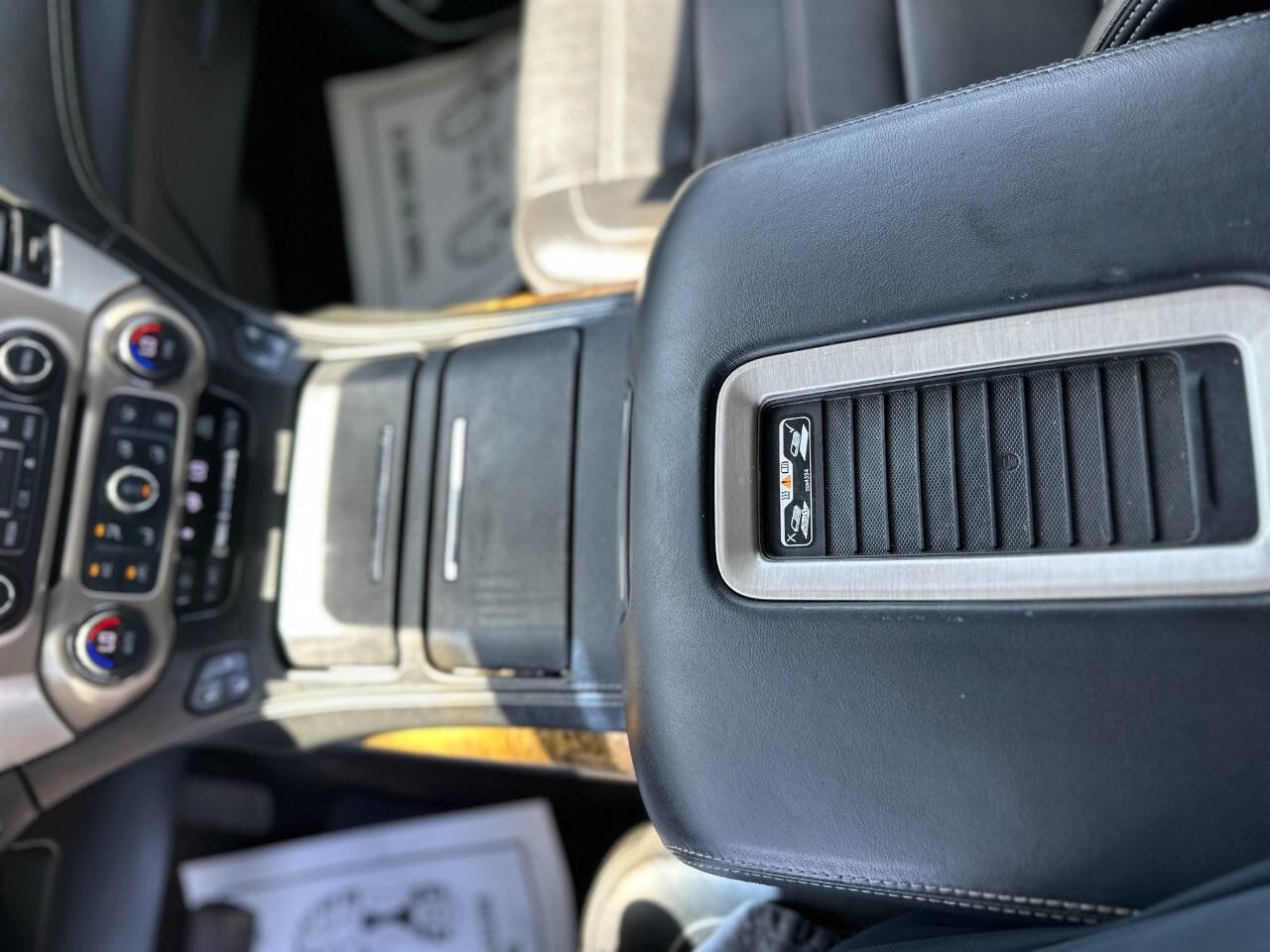 Used 2017 GMC Yukon Denali w/ Open Road Package AWD/4WD image 17