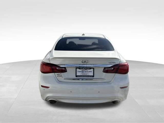 Used 2017 INFINITI Q70 L 3.7 w/ Deluxe Touring Package image 10