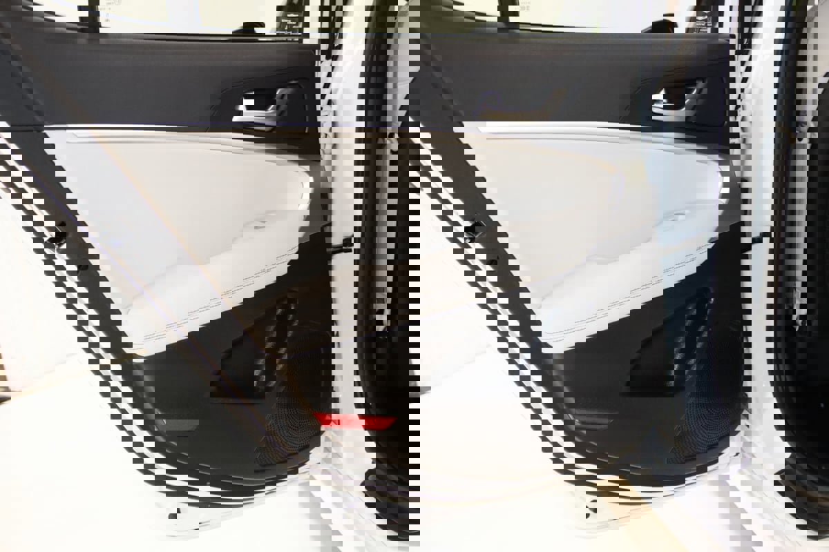 Used 2024 Genesis G70 2.5T image 47