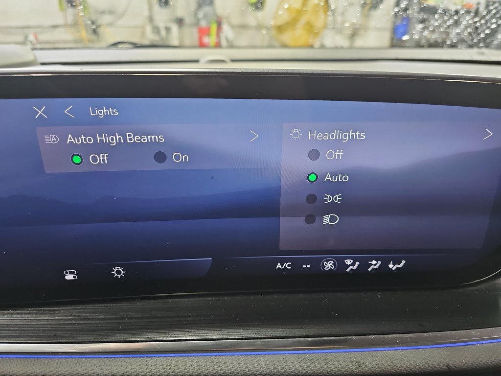 Used 2024 Buick Envision Preferred AWD/4WD image 31