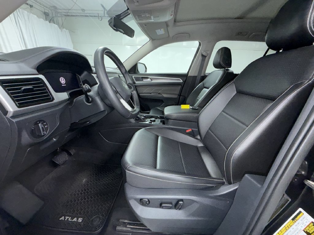 Used 2023 Volkswagen Atlas SE w/ Panoramic Sunroof Package AWD/4WD image 12