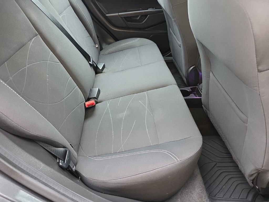 Used 2015 Ford Fiesta SE FWD image 24