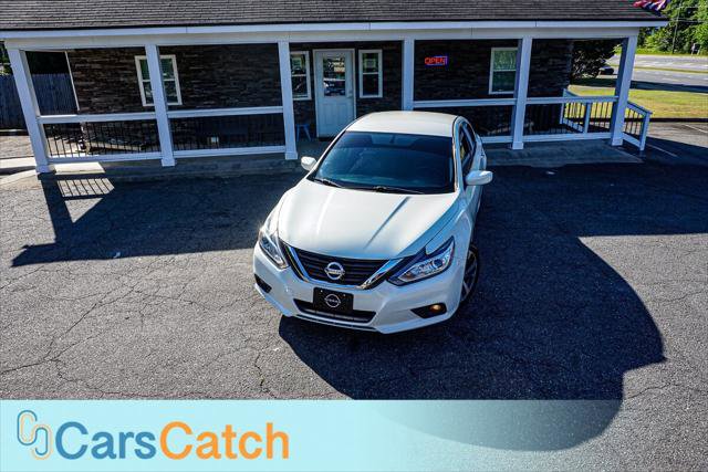 Used 2017 Nissan Altima 2.5 SR FWD image 3