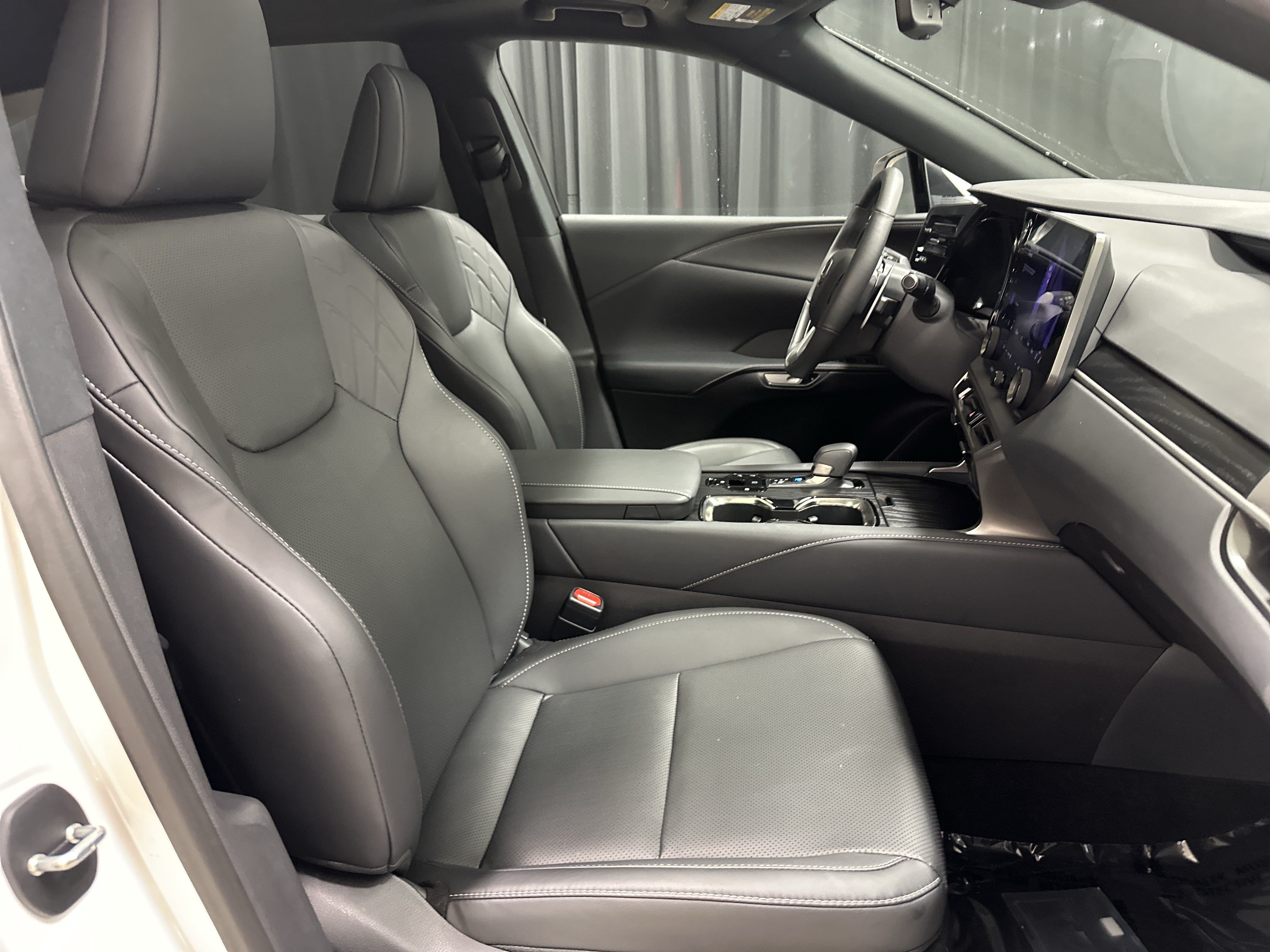 Certified 2025 Lexus RX 350h AWD/4WD image 33