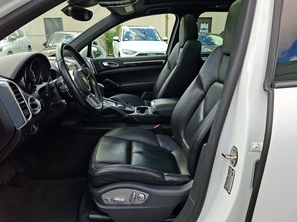 Used 2017 Porsche Cayenne Platinum Edition AWD/4WD image 14