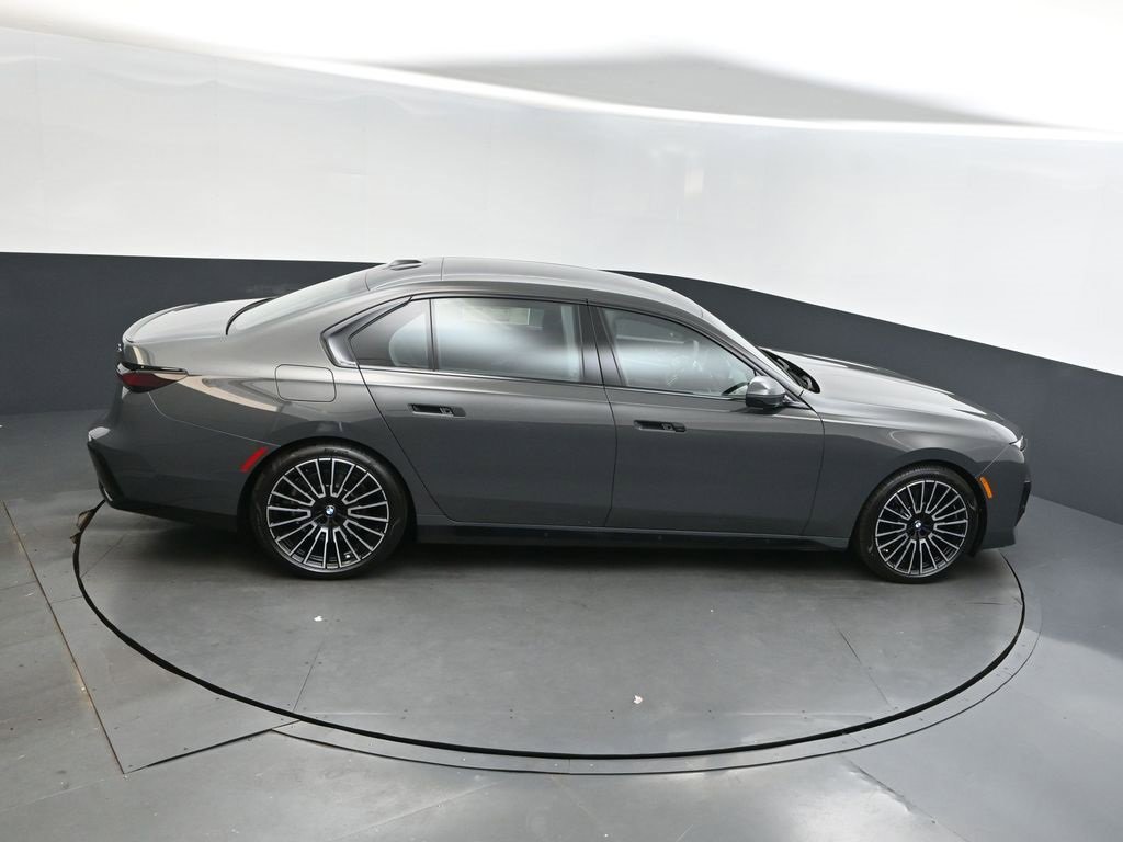 New 2026 BMW 740i w/ Executive Package image 34