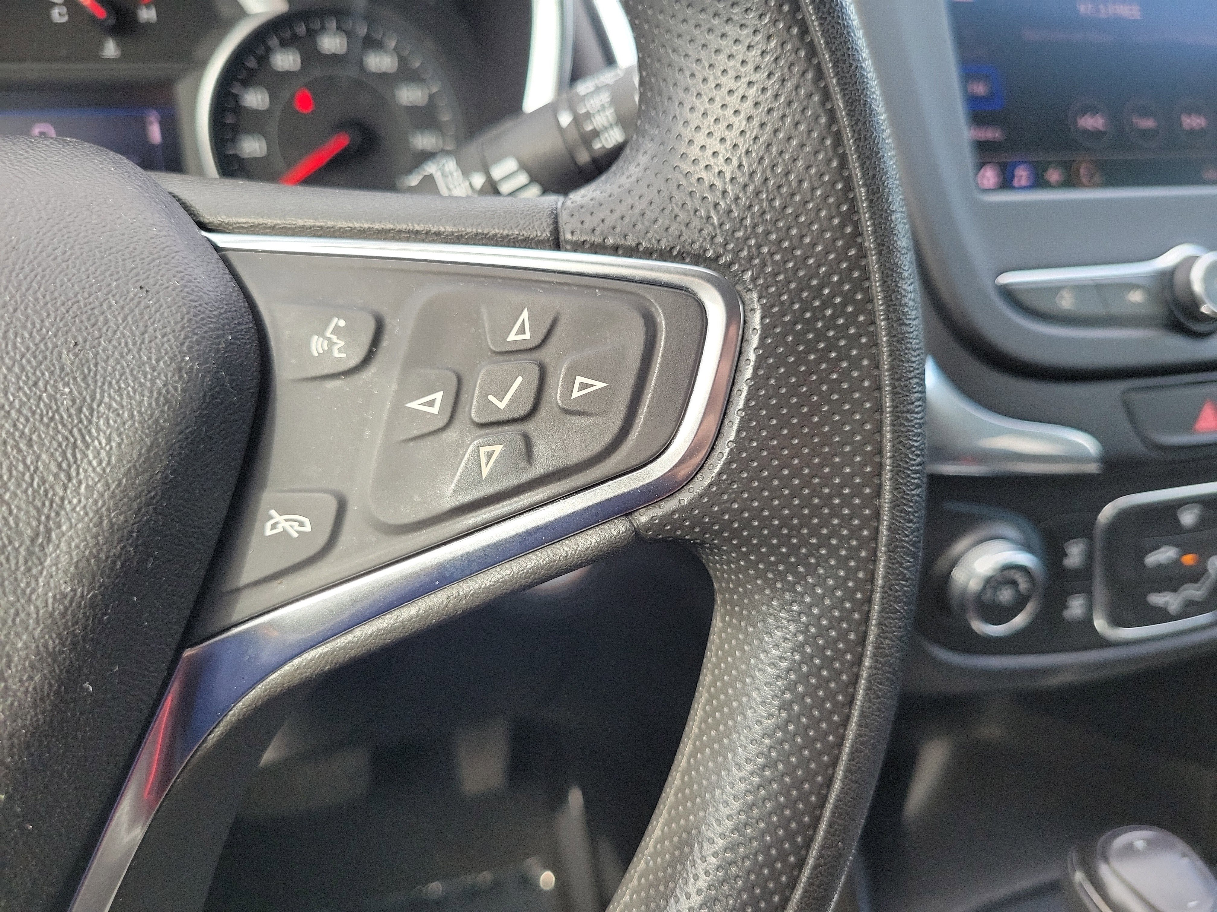 Used 2020 Chevrolet Equinox LT image 20