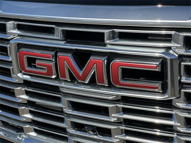 Used 2025 GMC Yukon XL Denali image 30