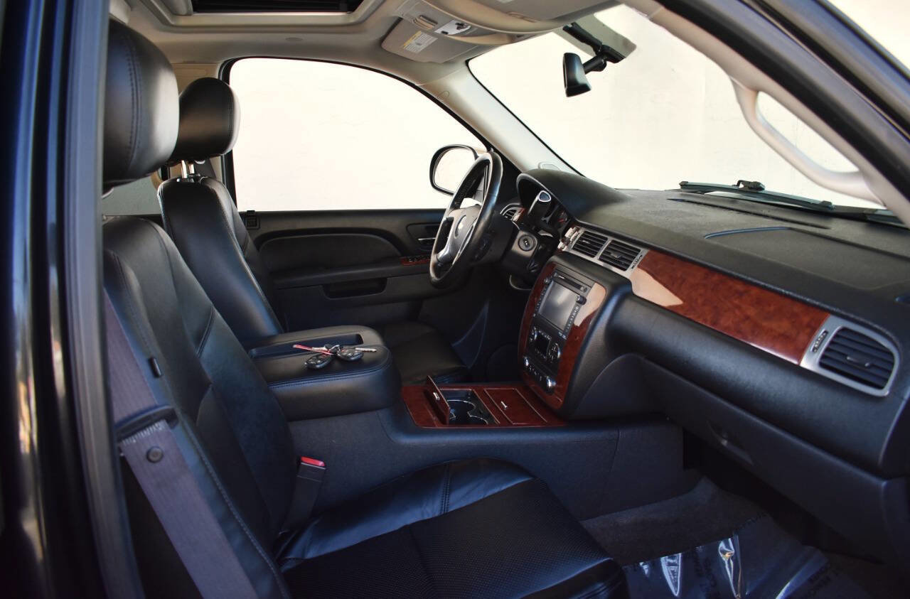 Used 2012 Chevrolet Tahoe LTZ image 22