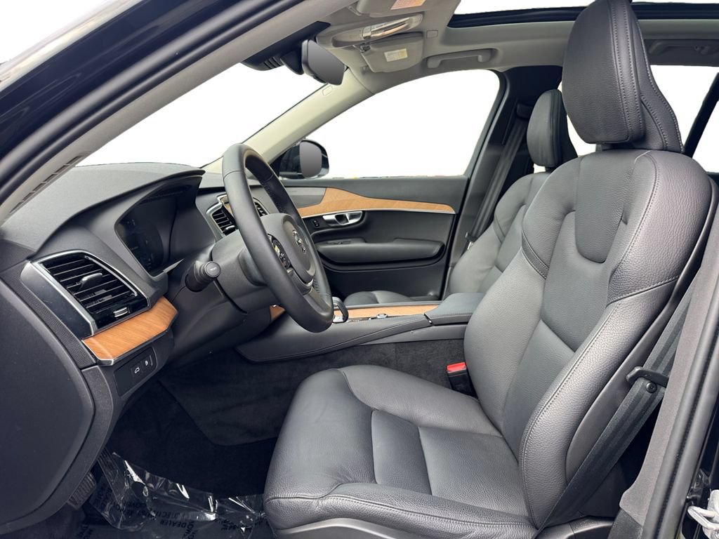 Certified 2025 Volvo XC90 T8 Plus w/ Protection Package Premier AWD/4WD image 12