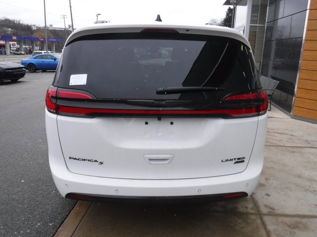 New 2026 Chrysler Pacifica Limited image 9