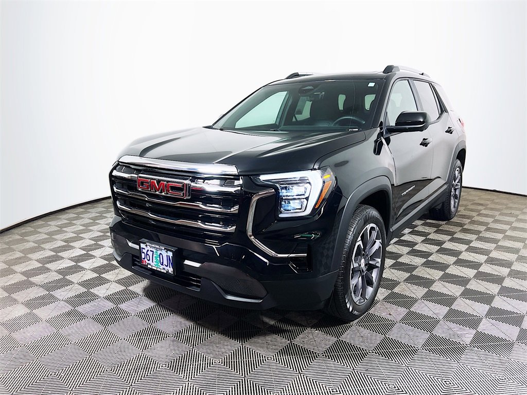 Used 2025 GMC Terrain Elevation w/ Elevation Premium Package image 4