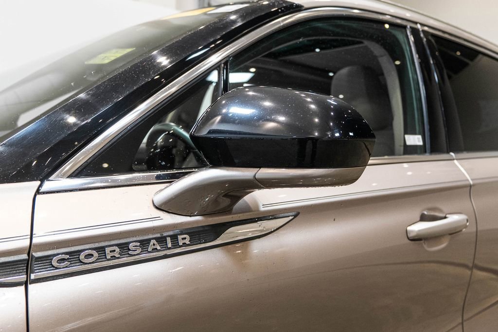Used 2021 Lincoln Corsair AWD w/ Premium Package image 12