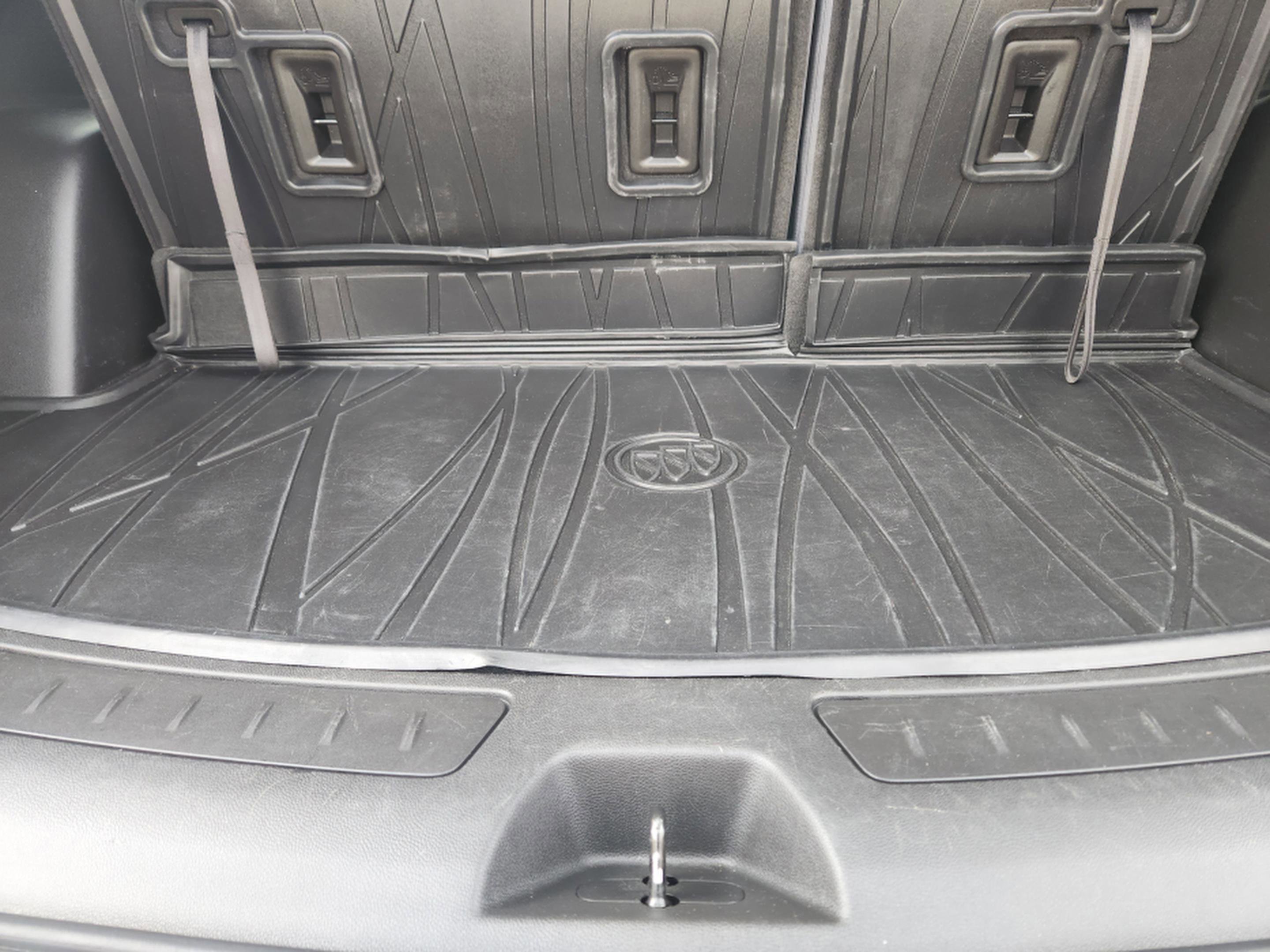 Used 2021 Buick Enclave Essence image 31