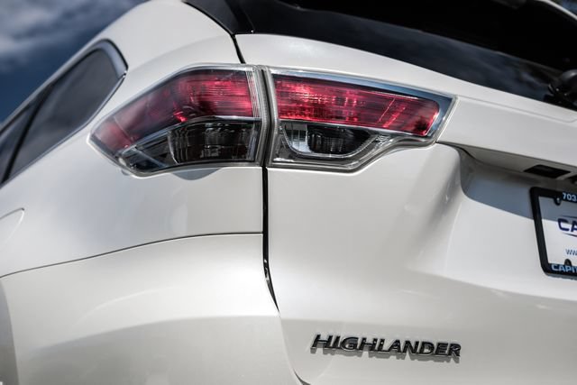 Used 2016 Toyota Highlander Limited FWD image 23