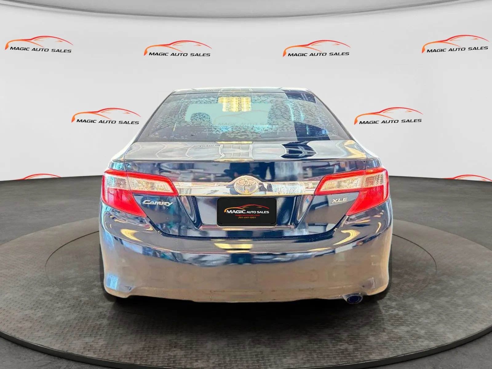 Used 2013 Toyota Camry XLE image 6