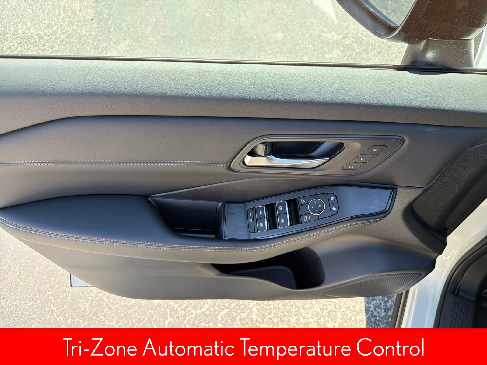 Certified 2025 Nissan Rogue SL w/ Tech Package image 17