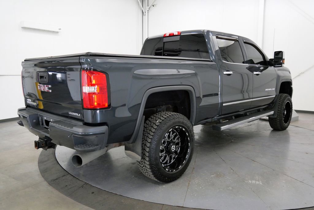 Used 2018 GMC Sierra 2500 Denali w/ Duramax Plus Package AWD/4WD image 7