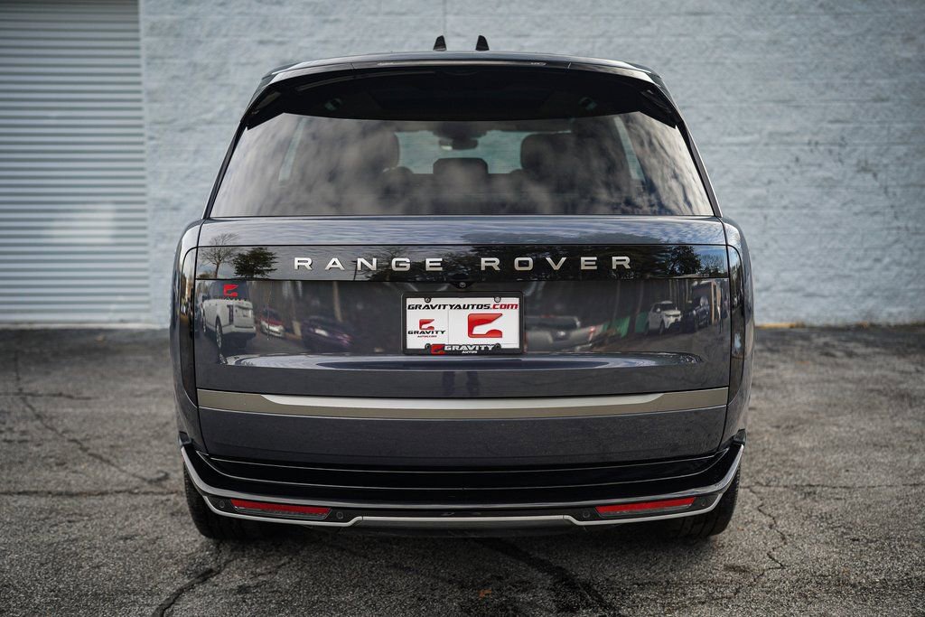 Used 2025 Land Rover Range Rover SE image 14