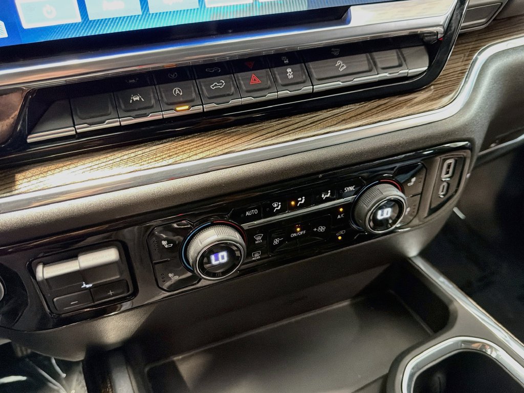 Used 2025 Chevrolet Silverado 1500 LT AWD/4WD image 17
