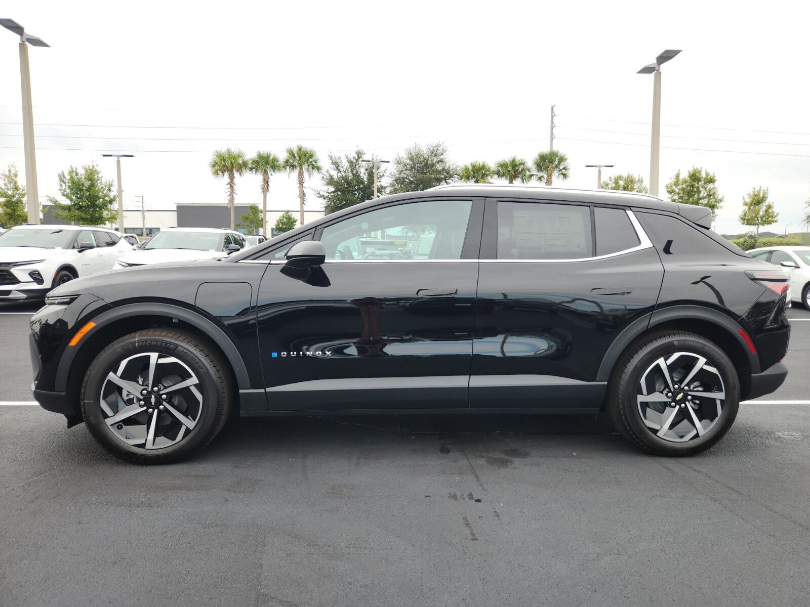 New 2026 Chevrolet Equinox EV LT AWD/4WD image 3