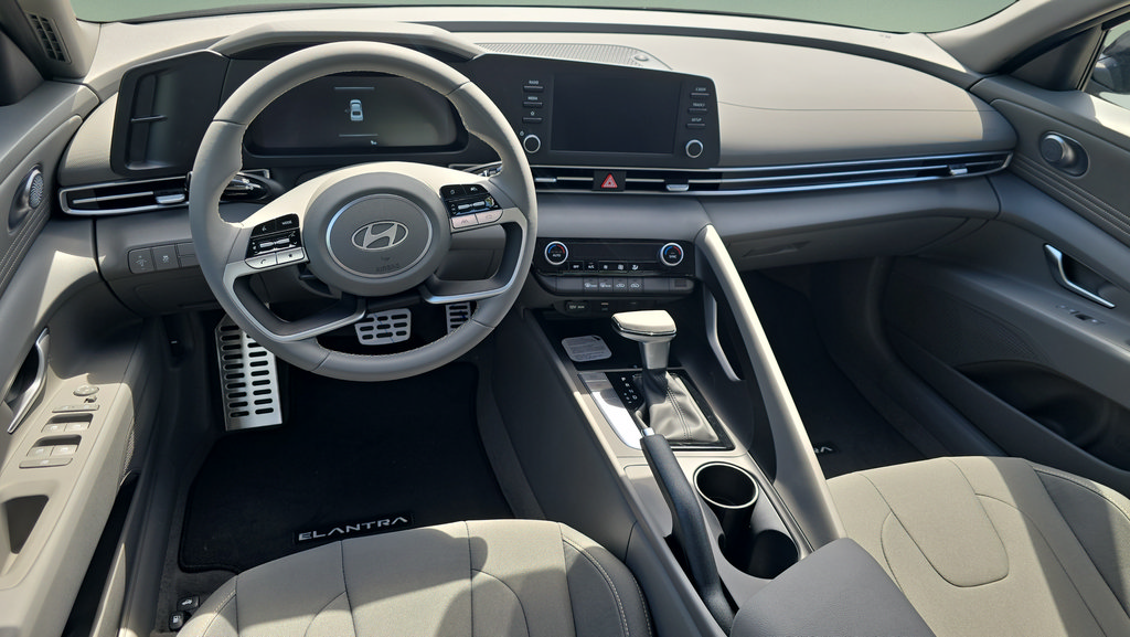 New 2026 Hyundai Elantra Sport FWD image 16