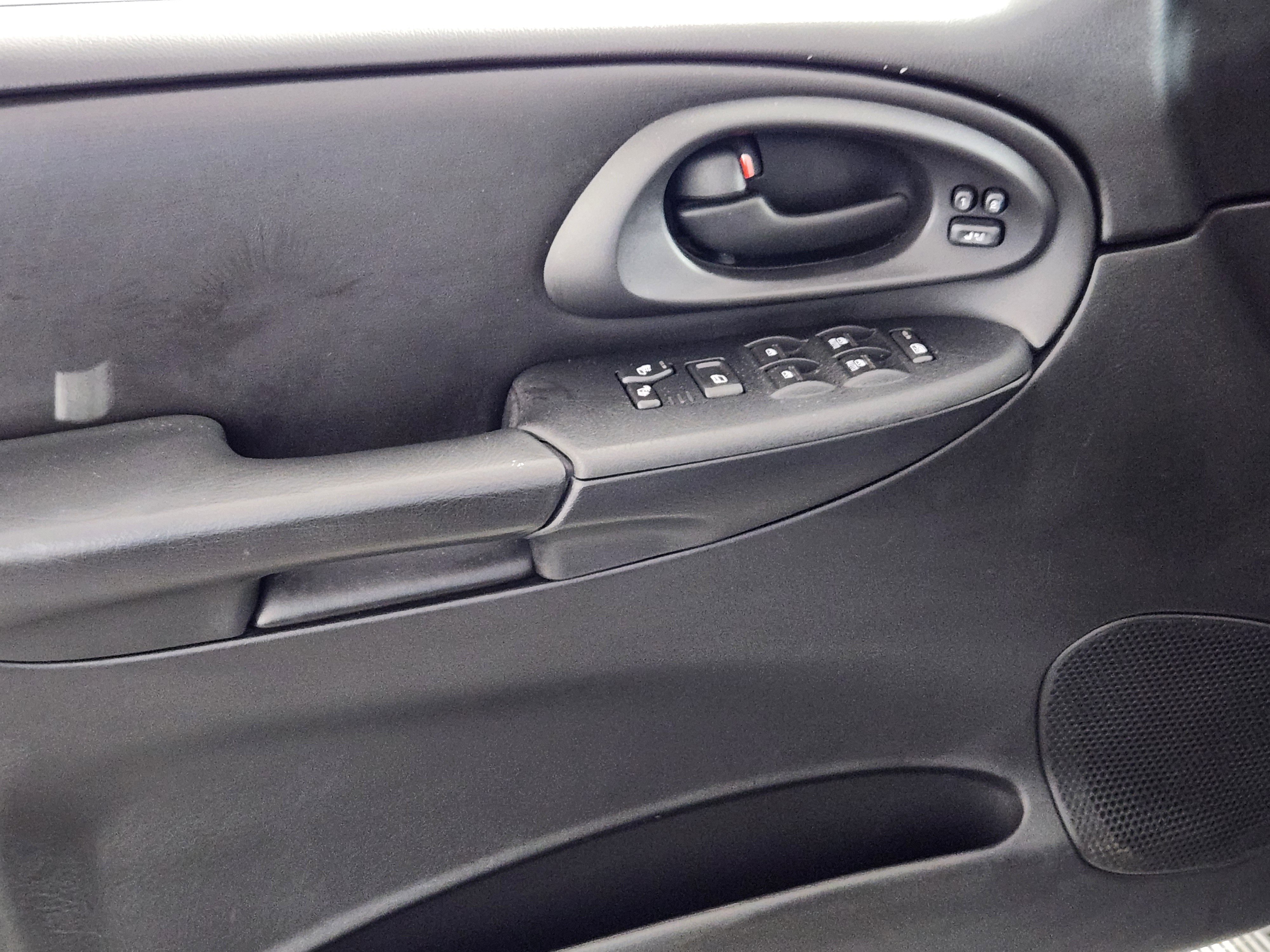 Used 2008 Chevrolet TrailBlazer SS w/ Sun And 6-Disc Cd Package image 16