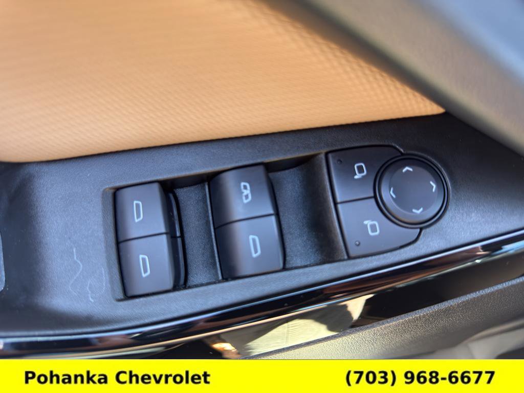 Used 2025 Chevrolet Equinox ACTIV AWD/4WD image 16