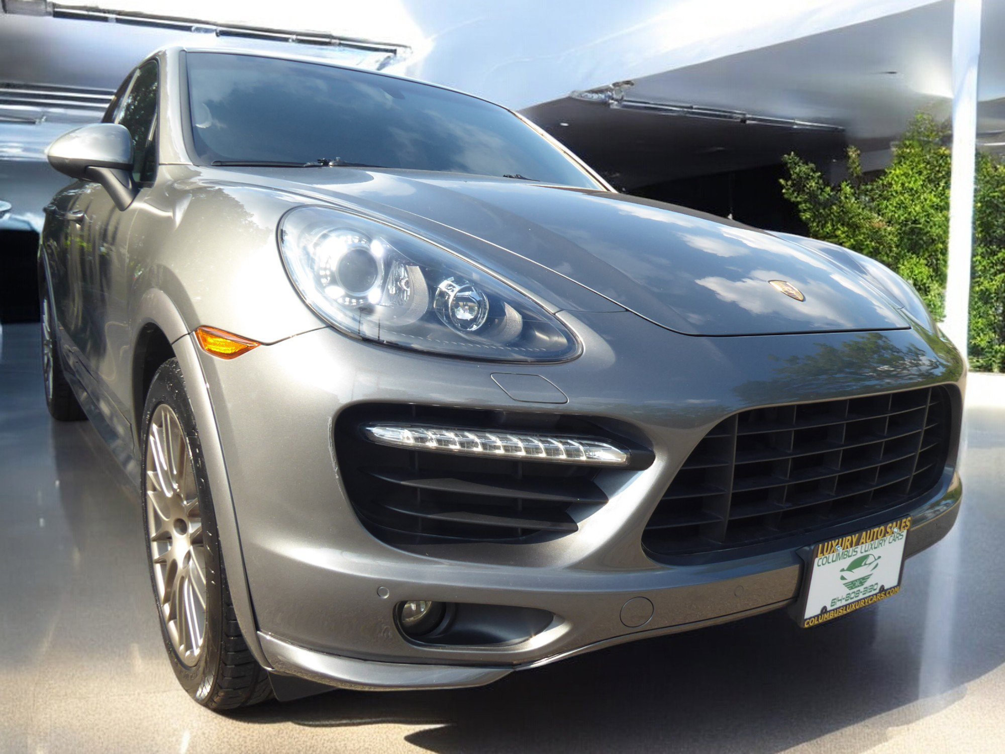 Used 2014 Porsche Cayenne GTS image 3