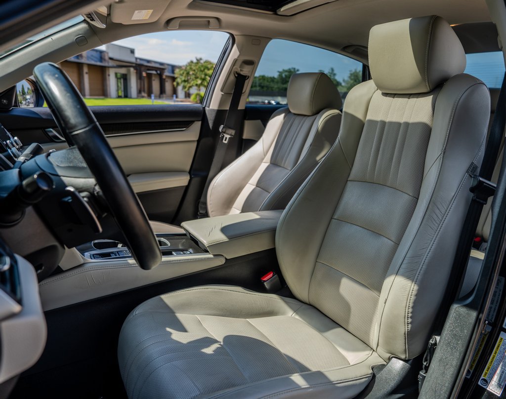 Used 2018 Honda Accord Touring image 27