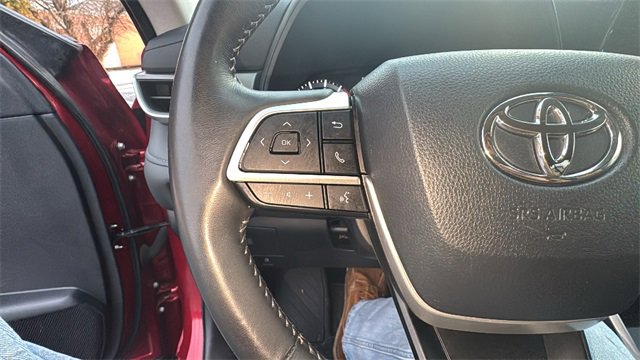 Used 2024 Toyota Highlander LE image 16