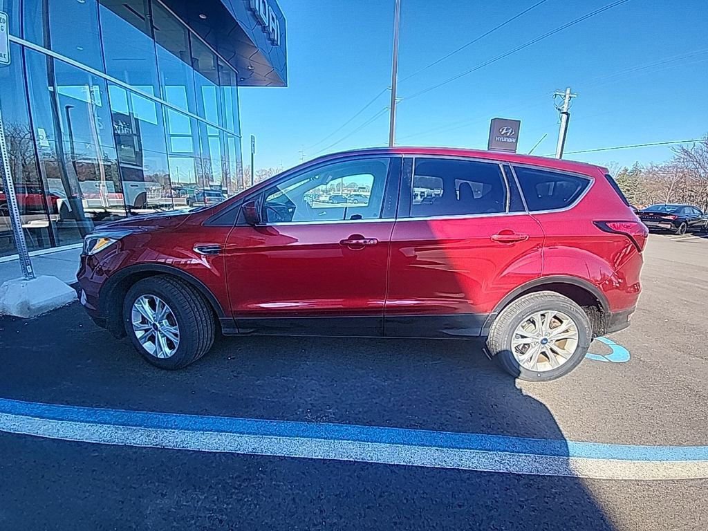 Used 2019 Ford Escape SE image 5