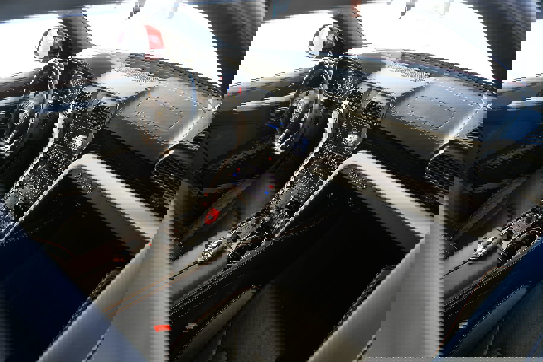 Used 2019 Lamborghini Urus image 32