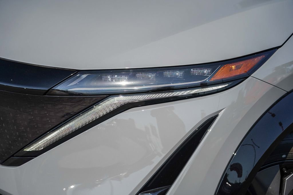 New 2025 Nissan Ariya Platinum image 3