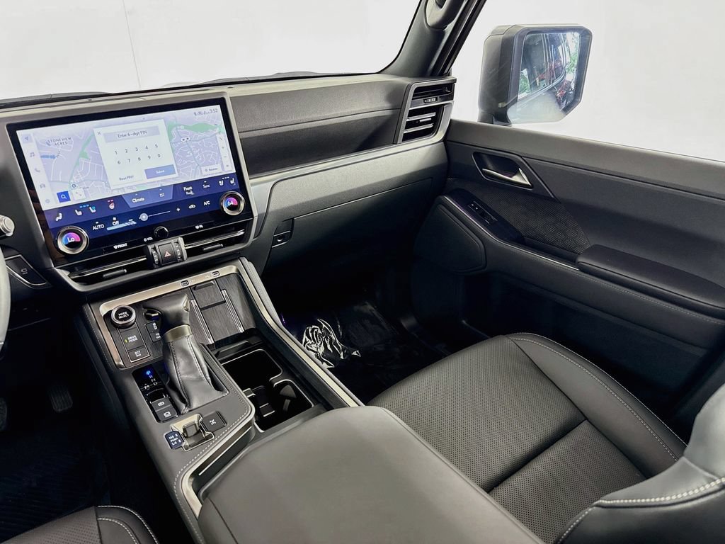 Used 2024 Lexus GX 550 w/ Accessory Package (2T) AWD/4WD image 30