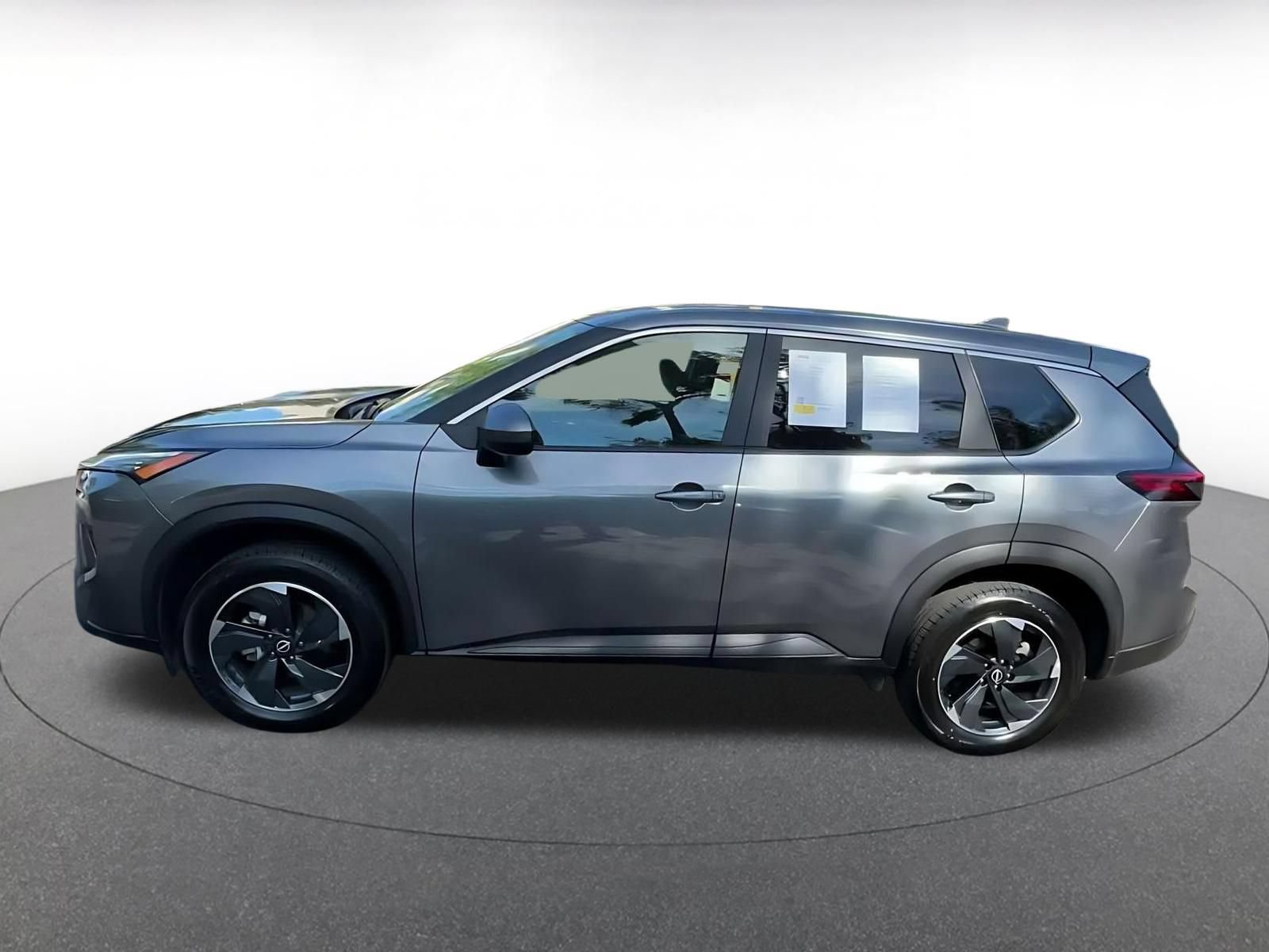 Used 2025 Nissan Rogue SV AWD/4WD image 9