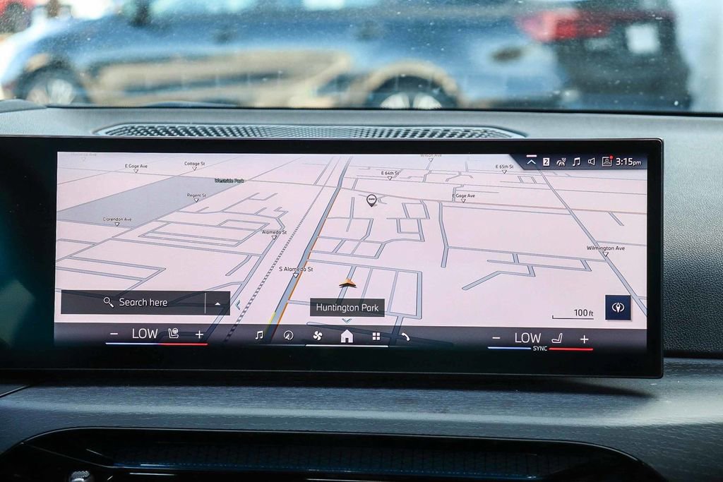 Used 2025 BMW 330i Sedan w/ Premium Package image 14