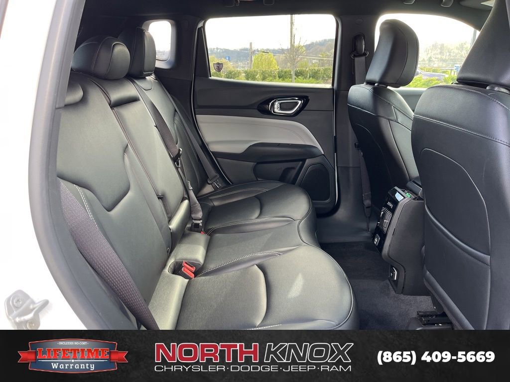 Used 2025 Jeep Compass Limited image 20