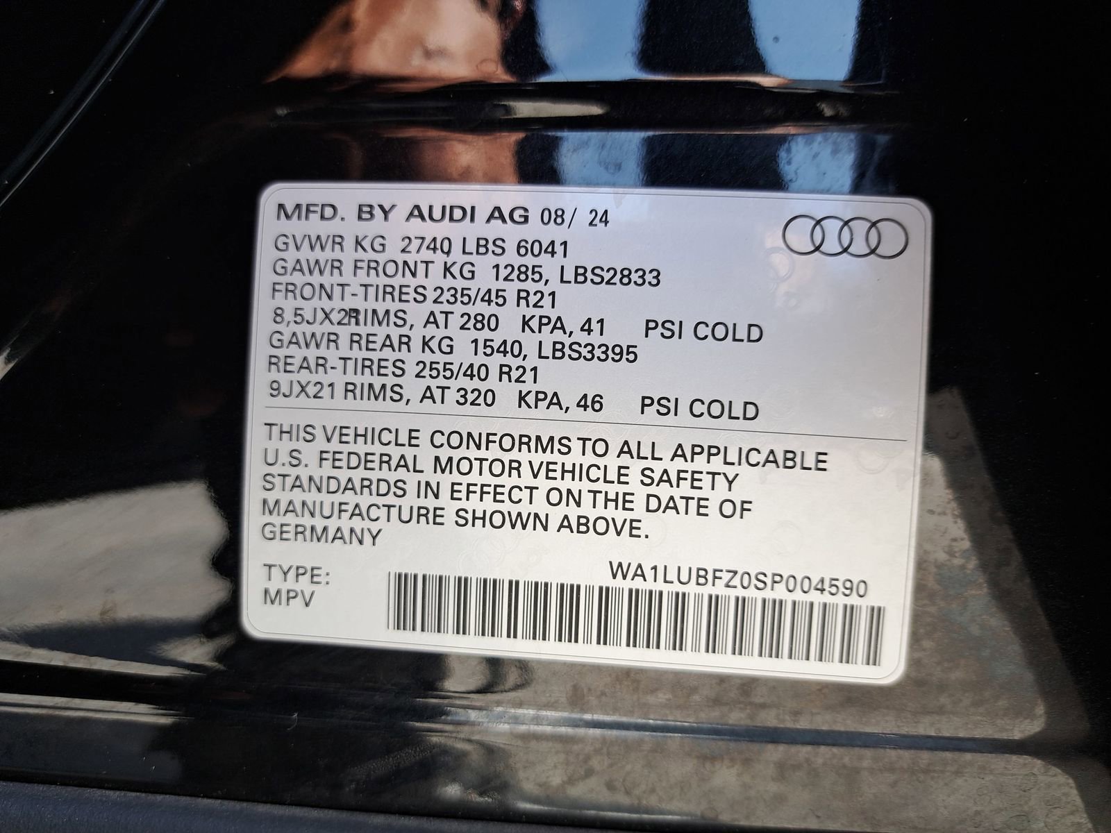 Certified 2025 Audi Q4 e-tron Premium Plus w/ Premium Plus AWD/4WD image 39