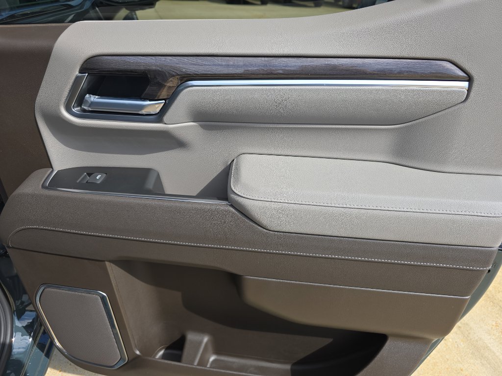 New 2026 Chevrolet Silverado 1500 LTZ w/ LTZ Premium Package image 17